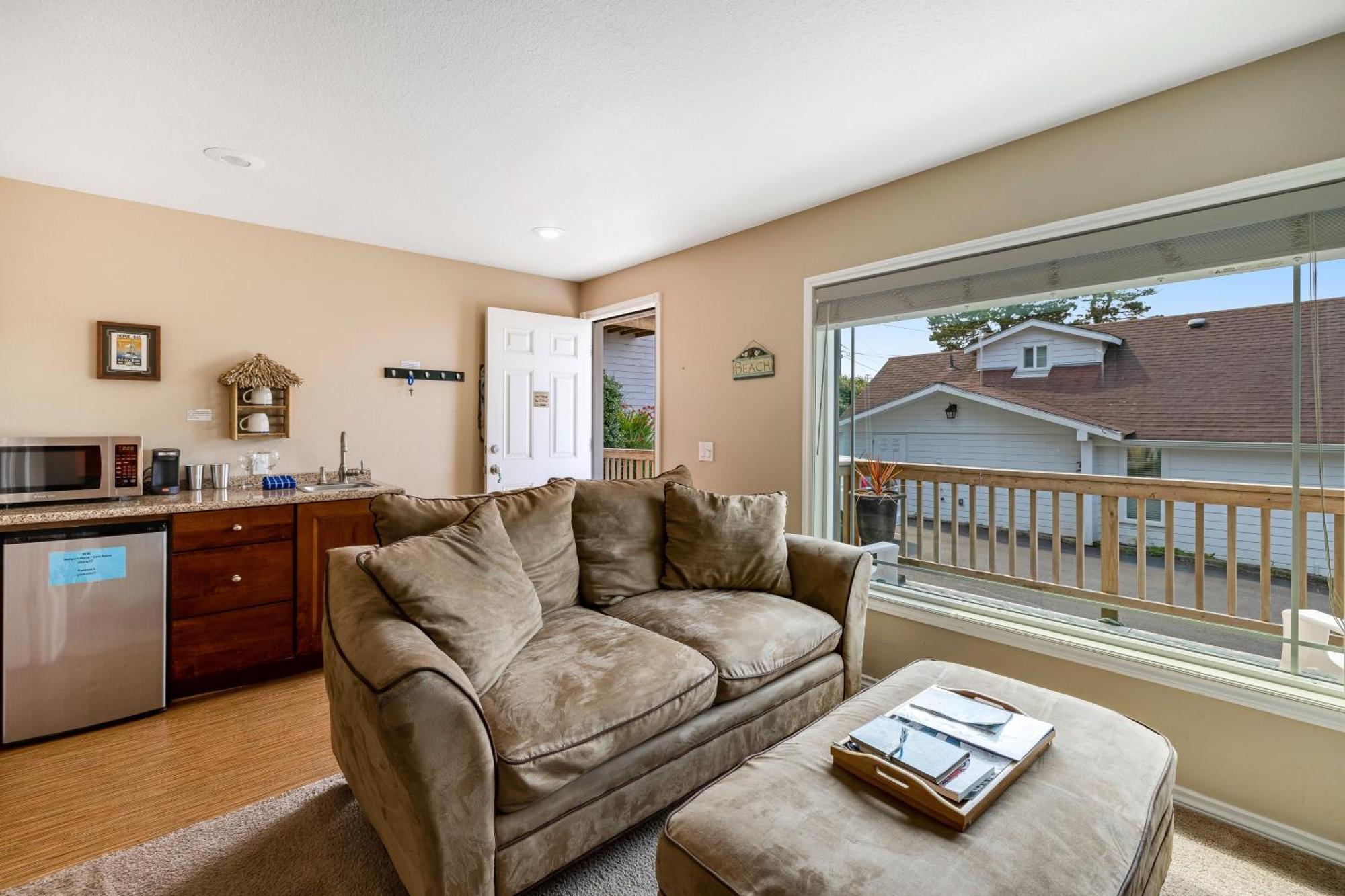 Captain'S Quarters And Cabins Depoe Bay Quarto foto