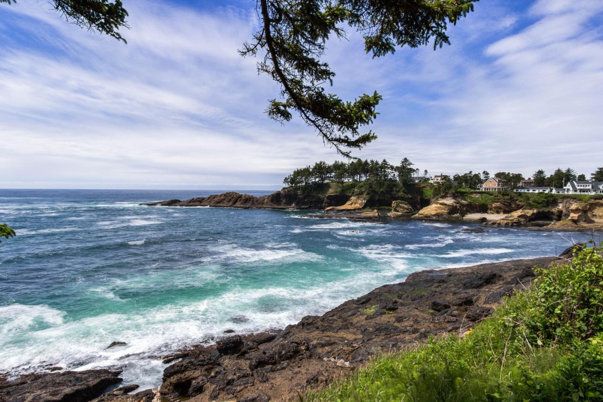 Captain'S Quarters And Cabins Depoe Bay Quarto foto